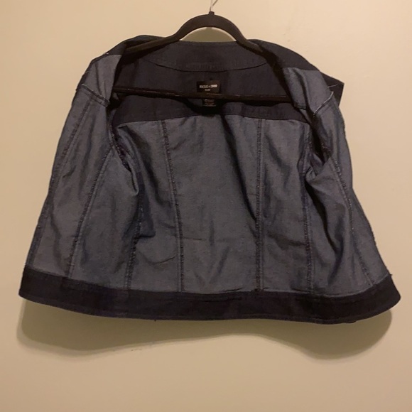 Focus > 2000 Denim Shacket with extra large Buttons - Picture 6 of 9